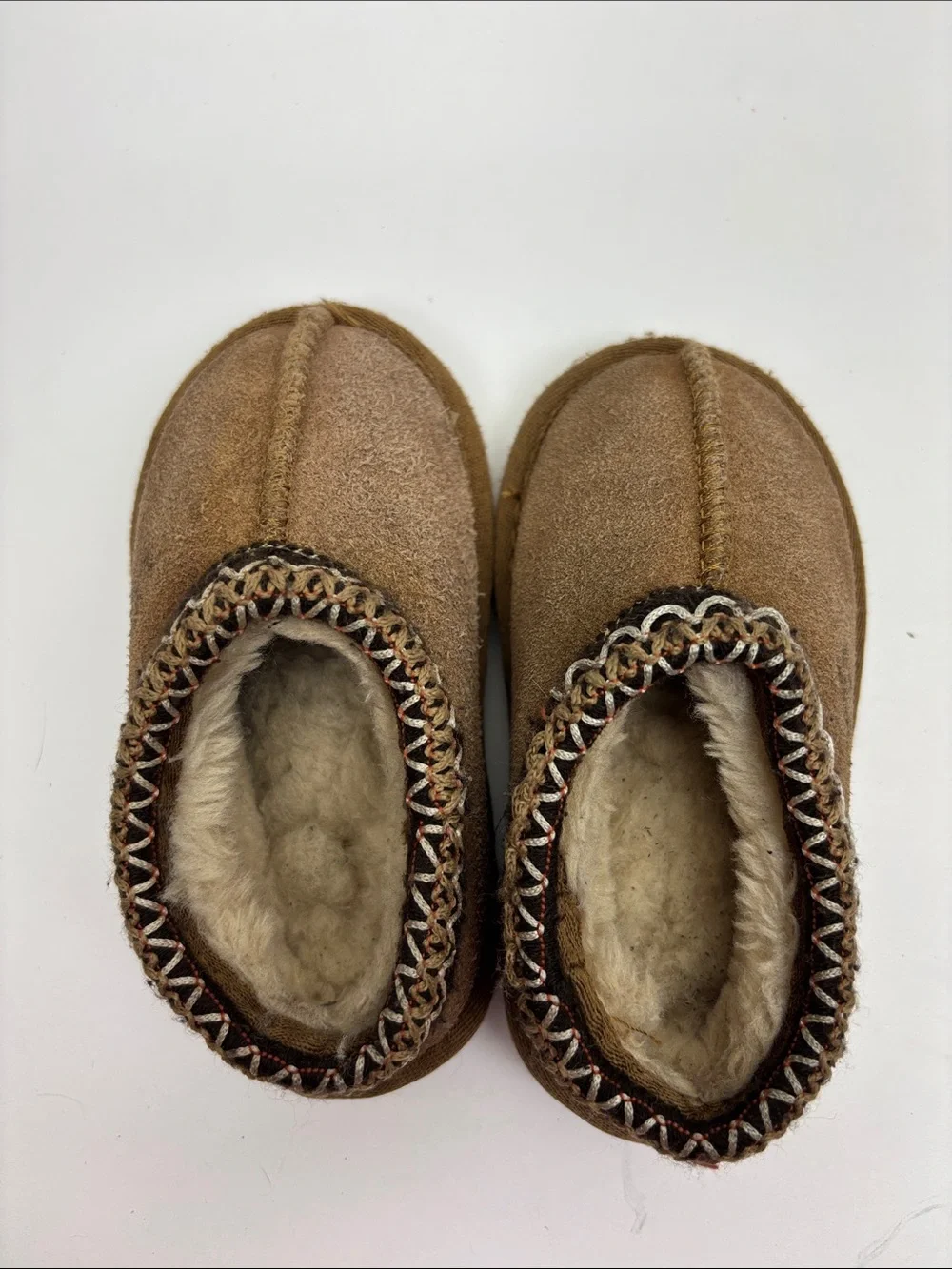 Cozy slippers for baby size 7, box 73